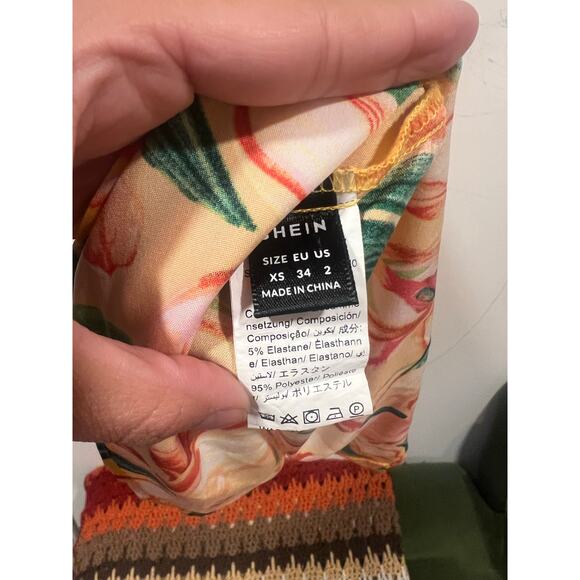 Women’s Halter Floral Short Dress Size XS Yellow Summer Vacation Resortwear - Picture 8 of 8